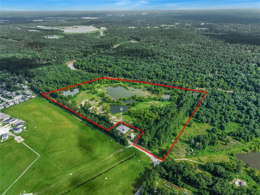 Unit for sale at 15859 Needham Road, Conroe, TX 77385