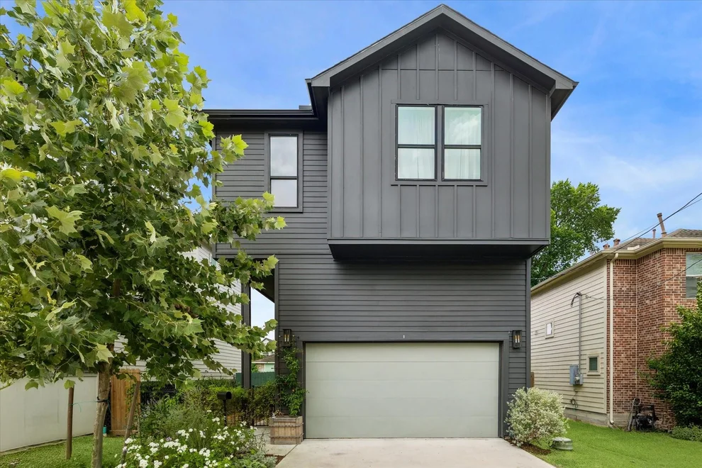 Unit for sale at 810 E 39th Street, Houston, TX 77022
