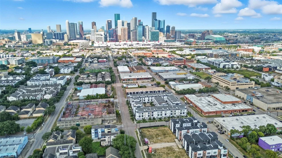 Unit for sale at 3006 Lamar Street, Houston, TX 77003