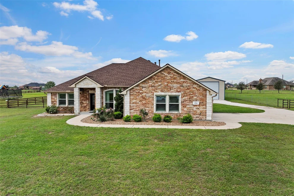Unit for sale at 5649 Pioneer Trail, Sealy, TX 77474