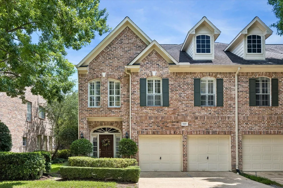 Unit for sale at 5819 Inwood Park Ct Court N, Houston, TX 77057