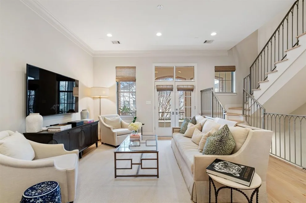 Unit for sale at 755 Somerset Commons Lane, Houston, TX 77055
