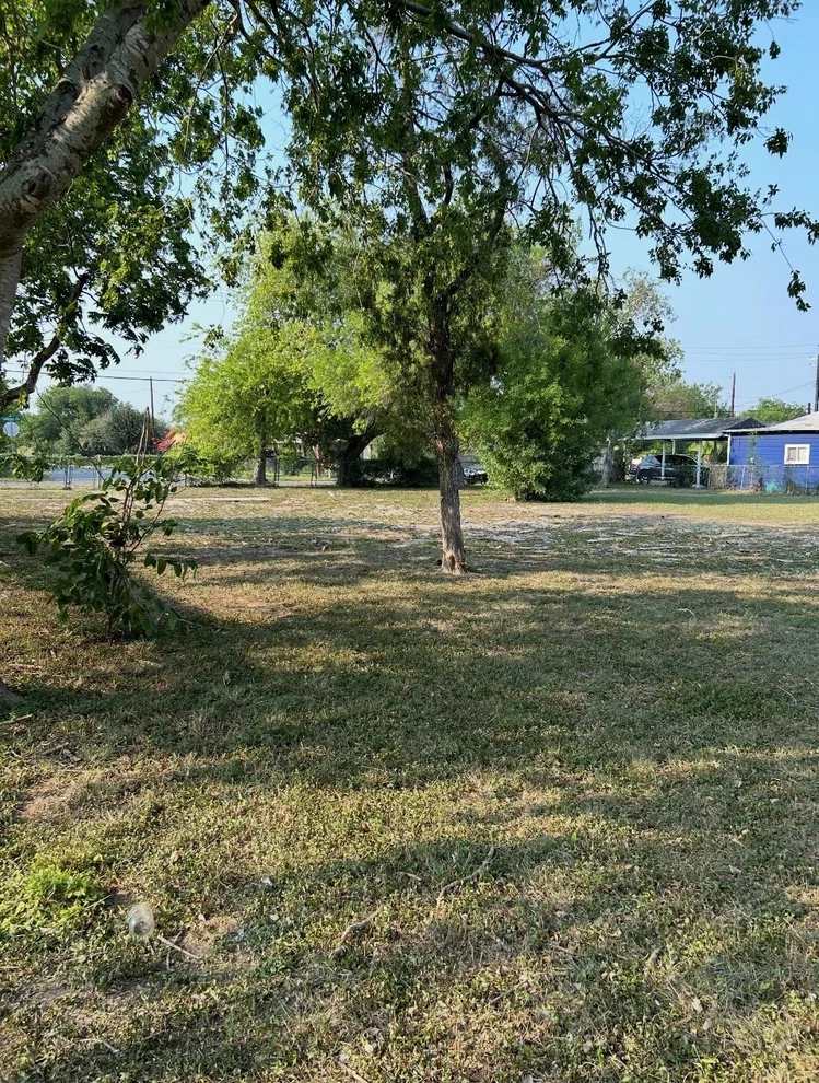 Unit for sale at 1121 W Jefferson Avenue, Harlingen, TX 78550