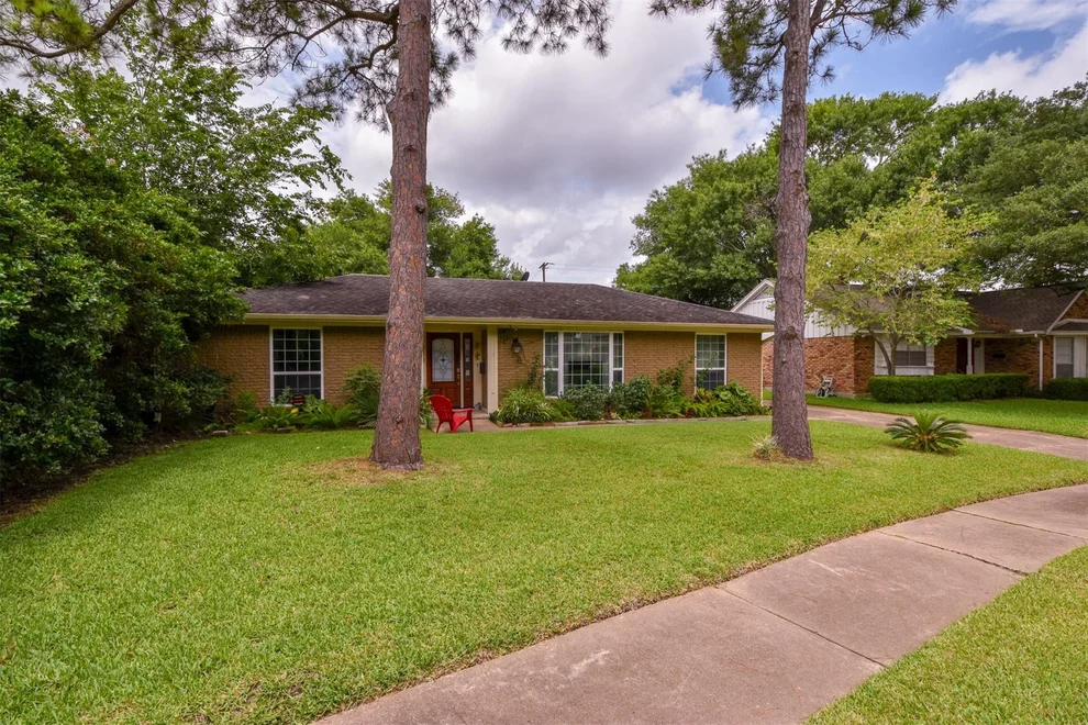 Unit for sale at 9030 Quebec Drive, Houston, TX 77096