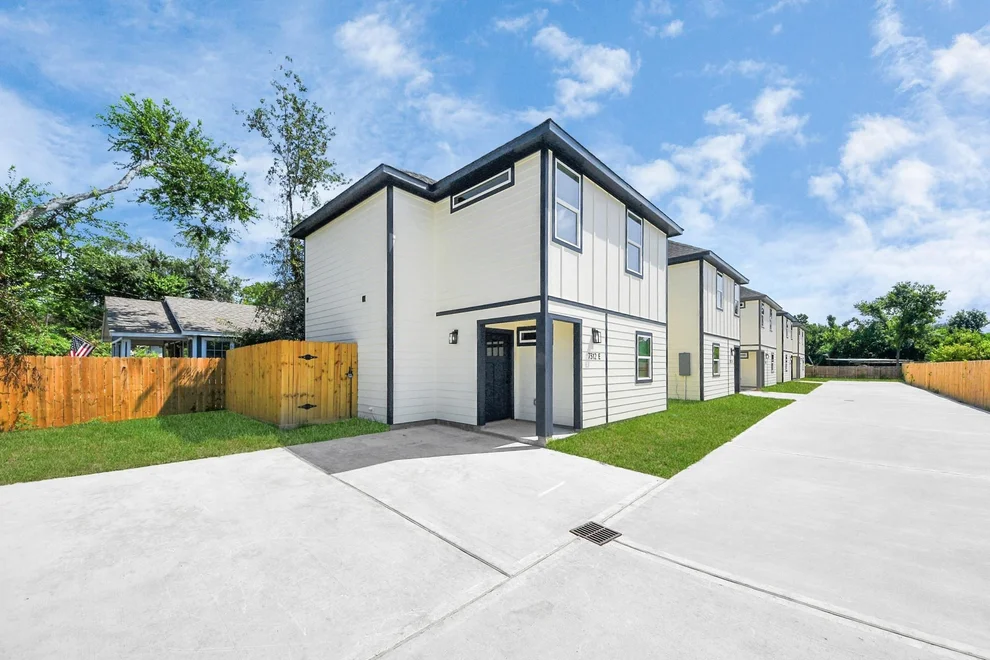 Unit for sale at 7312 Wileyvale Drive, Houston, TX 77016