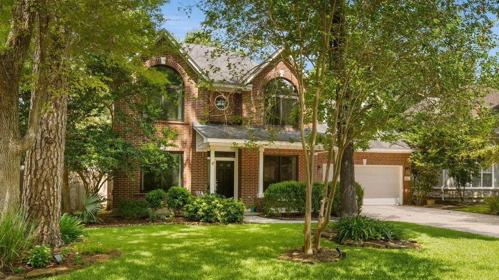 Unit for sale at 15 S Piney Plains Circle, The Woodlands, TX 77382