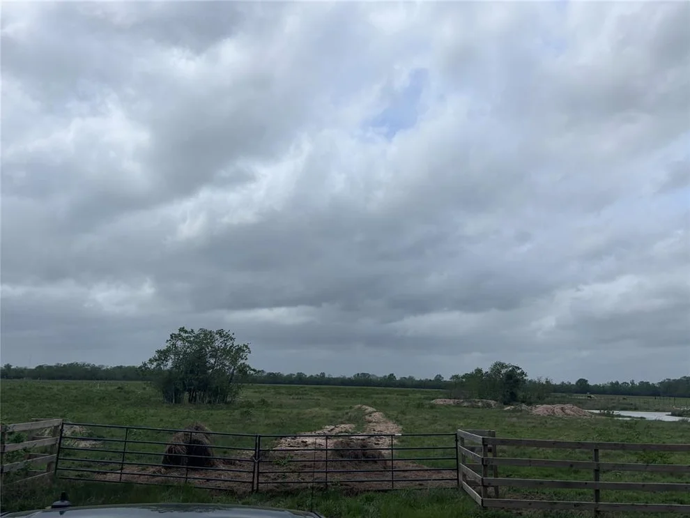 Unit for sale at 1101 Pr 1160 Road, Liberty, TX 77575