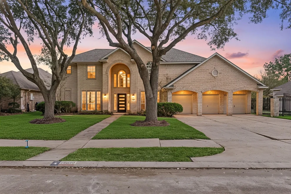 Unit for sale at 14910 Lake Woodbridge Court, Sugar Land, TX 77498