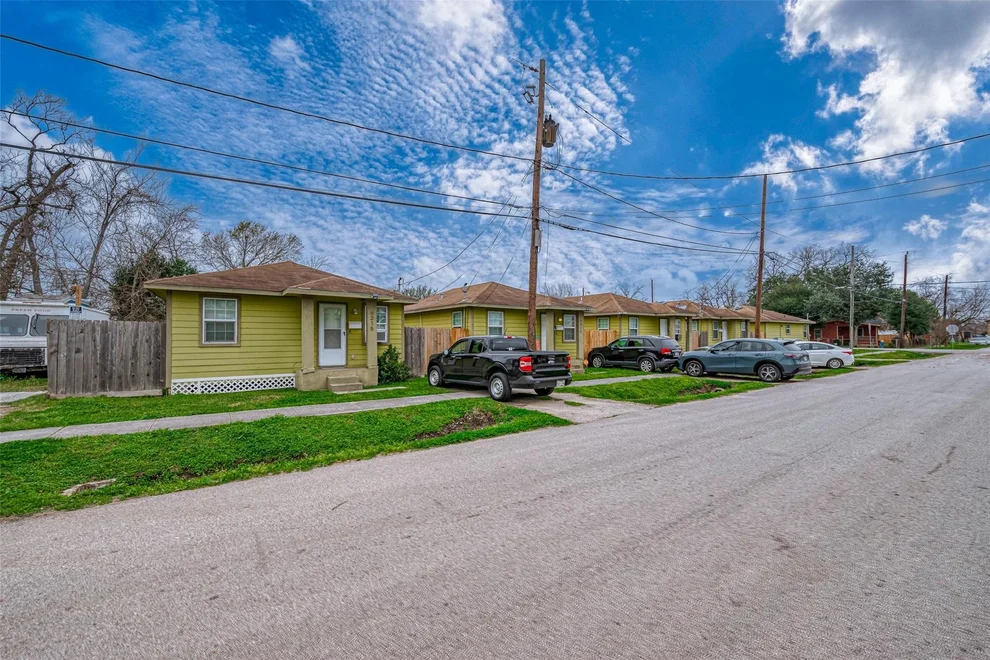 Unit for sale at 3938 King Street, Houston, TX 77026