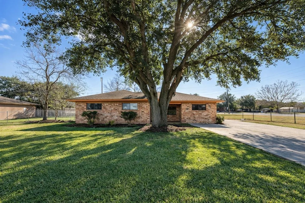 Unit for sale at 304 Frankie Street, Wharton, TX 77488