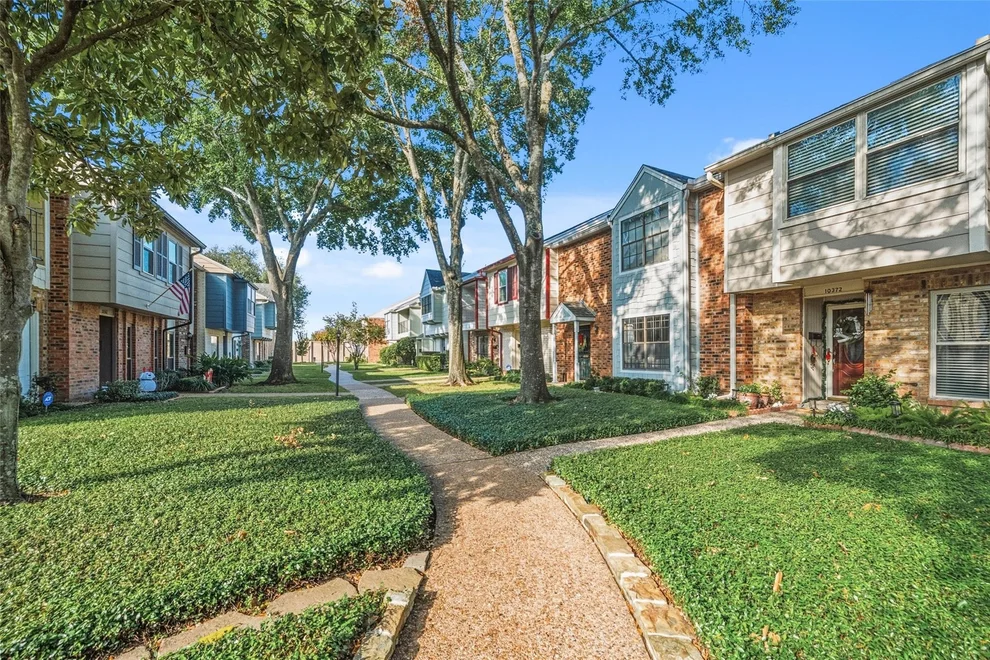 Unit for sale at 10370 Longmont Drive, Houston, TX 77042