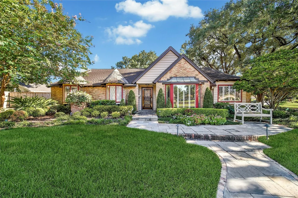 Unit for sale at 1147 Thornton Road, Houston, TX 77018
