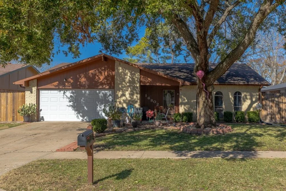 Unit for sale at 16802 Glamis Lane, Houston, TX 77084