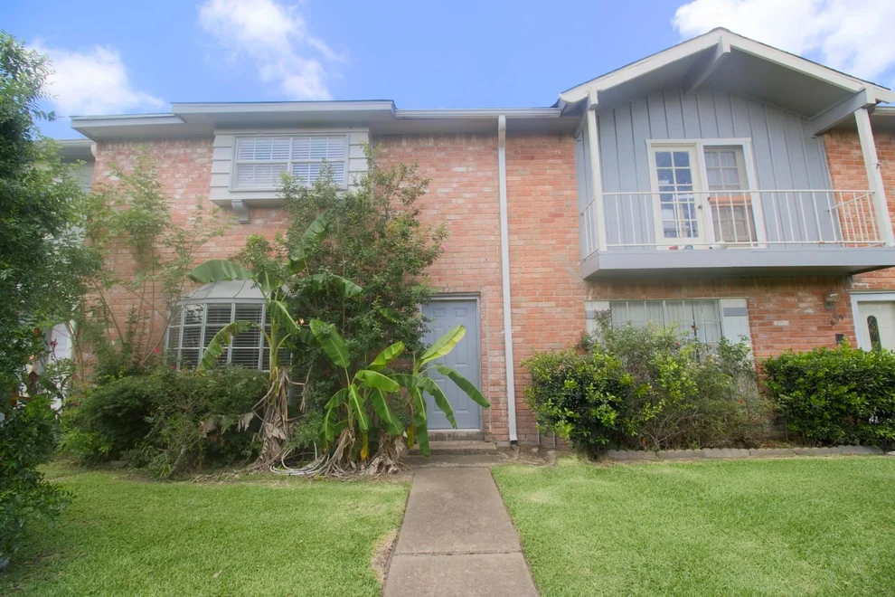 Unit for sale at 6393 S Briar Bayou Drive, Houston, TX 77072