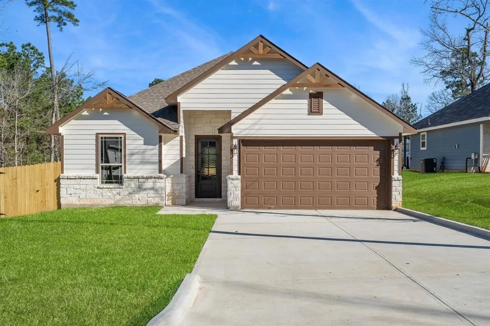 Unit for sale at 3027 Apache, Willis, TX 77378