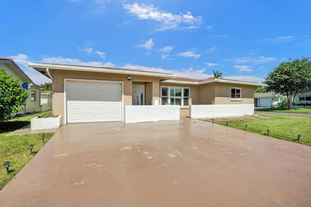 Unit for sale at 5706 NW 65th Way, Tamarac, FL 33321