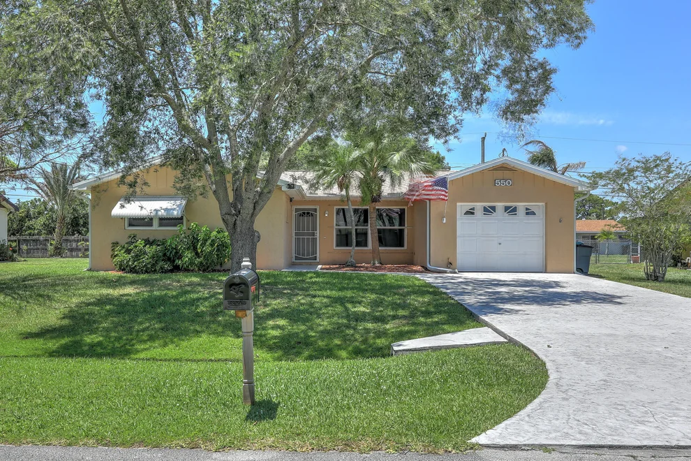 Unit for sale at 550 SE Anchor Lane, Port St Lucie, FL 34983