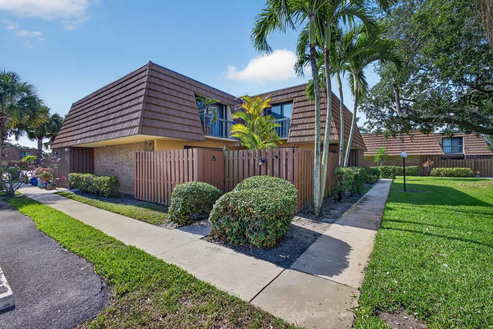 Unit for sale at 825 Center Street, Jupiter, FL 33458