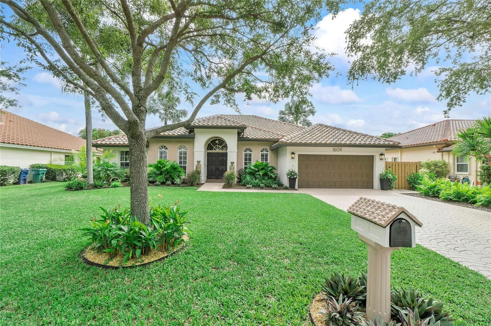 Unit for sale at 1609 NW 102nd Way, Coral Springs, FL 33071