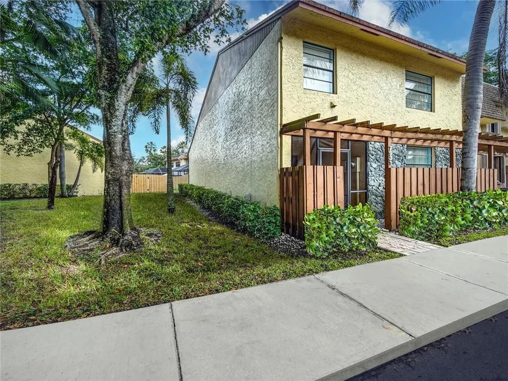 Unit for sale at 7931 NW 11 Court, Plantation, FL 33322
