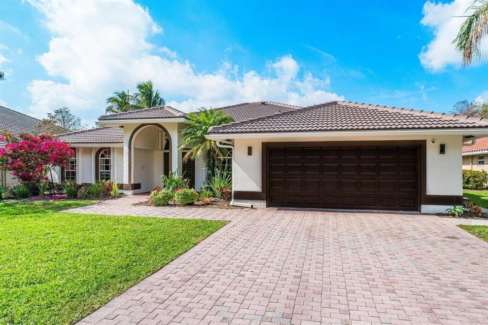 Unit for sale at 112 Kapok Crescent, Royal Palm Beach, FL 33411