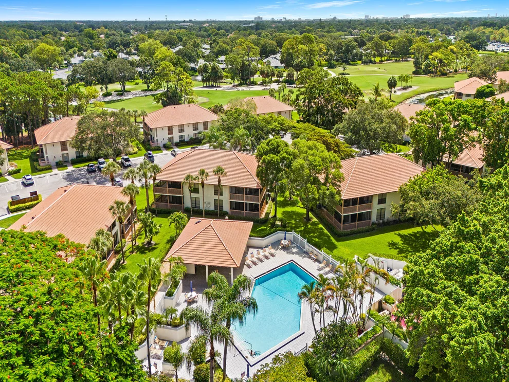 Unit for sale at 218 Brackenwood Terrace, Palm Beach Gardens, FL 33418