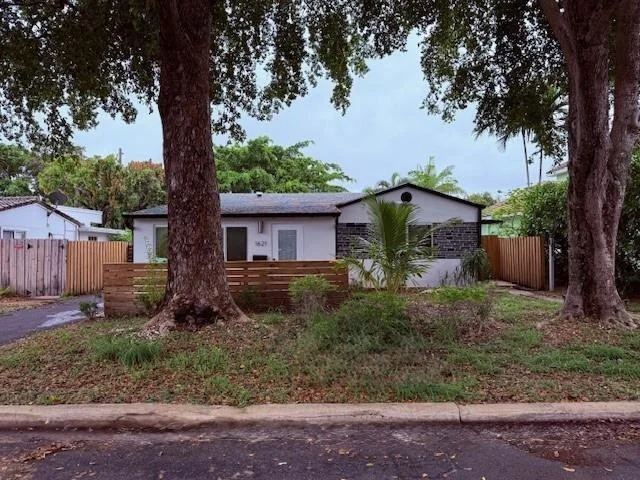 Unit for sale at 1621-1623 NE 16th Terrace NE, Fort Lauderdale, FL 33305