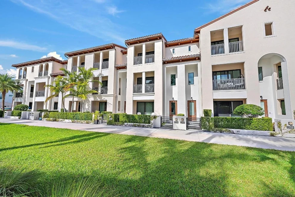 Unit for sale at 12514 Gross Pointe Drive, Palm Beach Gardens, FL 33418