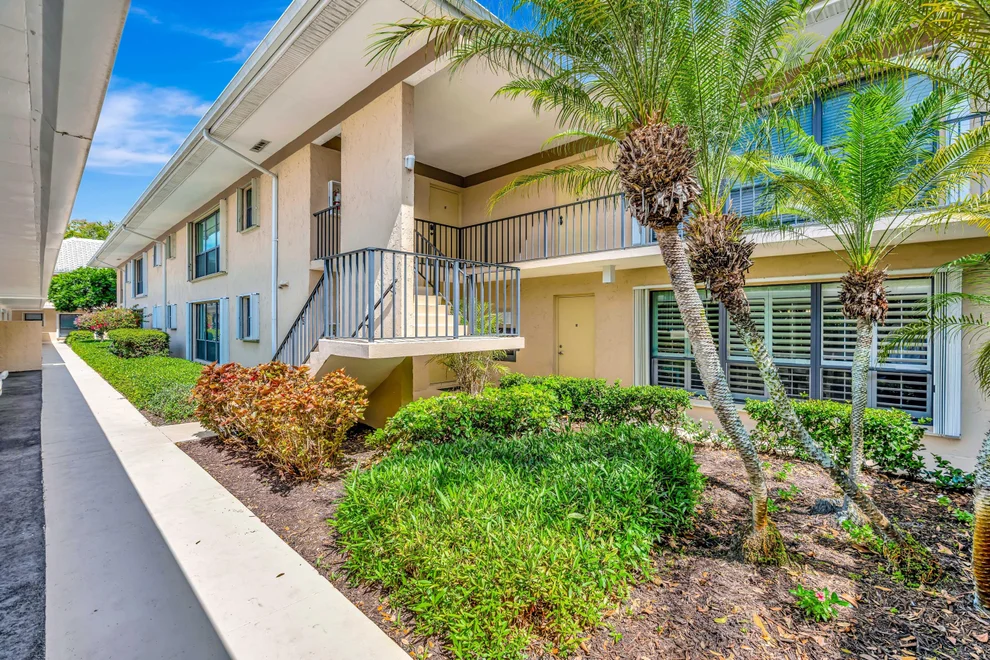 Unit for sale at 13 SE Turtle Creek Drive, Jupiter, FL 33469