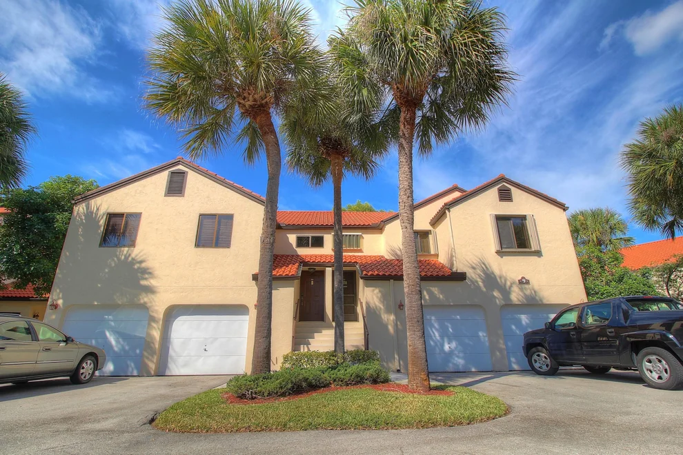 Unit for sale at 9 Via De Casas Sur, Boynton Beach, FL 33426