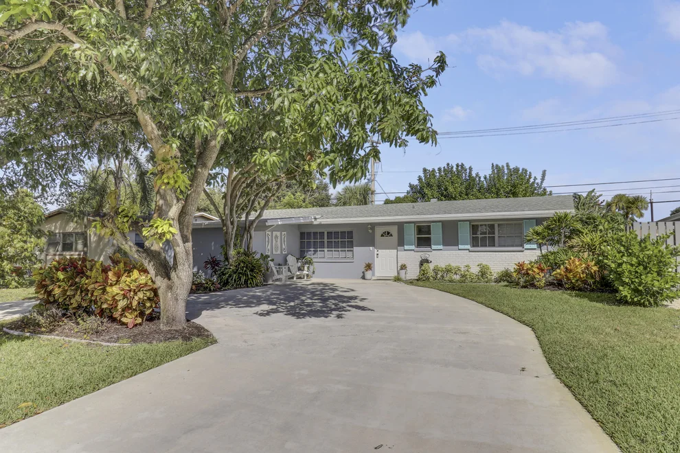 Unit for sale at 321 Riverside Drive, Palm Beach Gardens, FL 33410