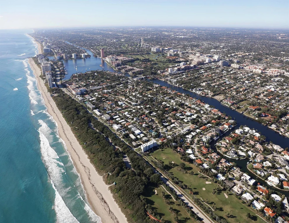 Unit for sale at 475 E Royal Palm Road, Boca Raton, FL 33432