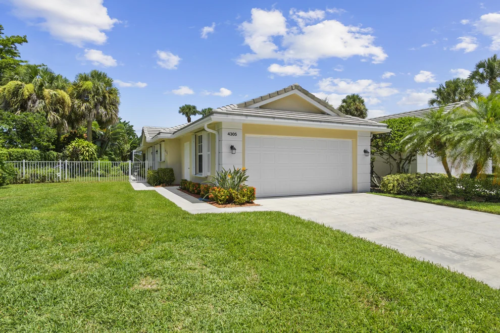 Unit for sale at 4305 Royal Oak Drive, Palm Beach Gardens, FL 33410