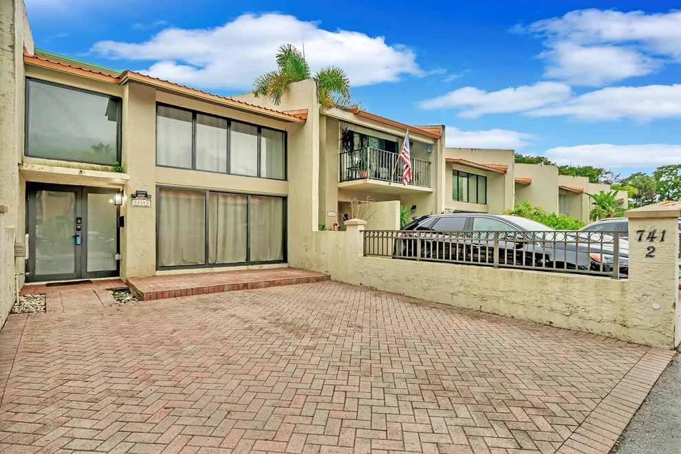 Unit for sale at 741 E Coco Plum Circle, Plantation, FL 33324