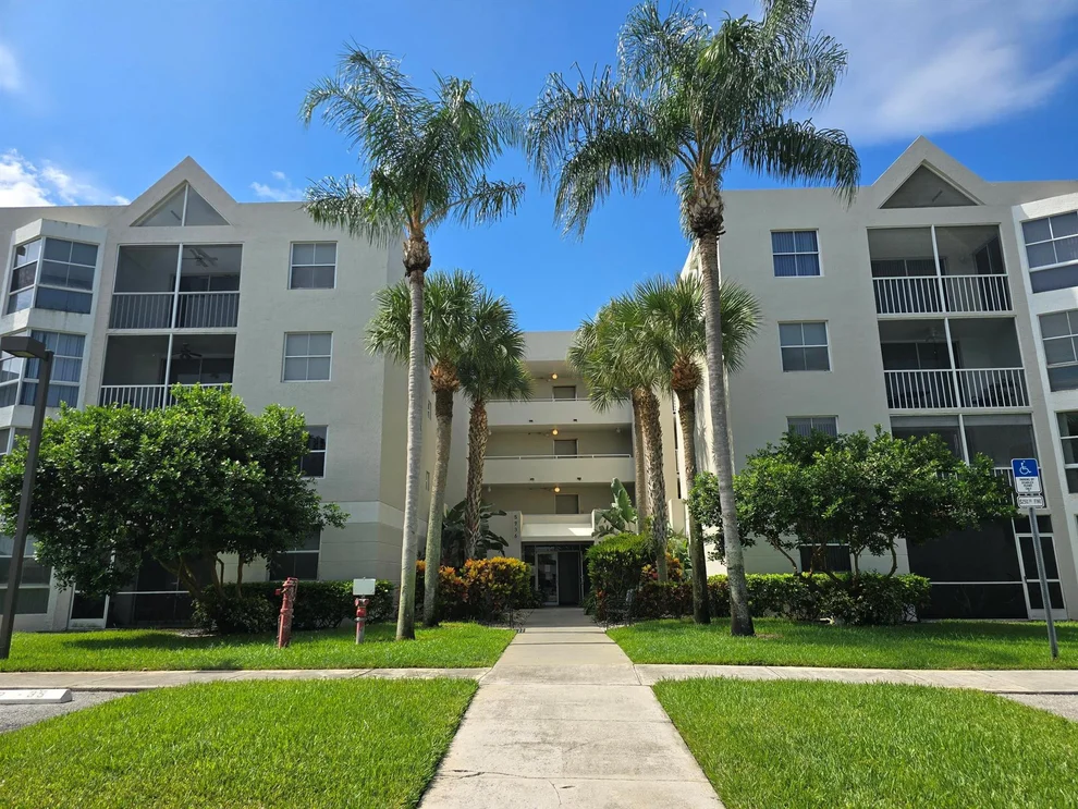Unit for sale at 5936 Morningstar Circle, Delray Beach, FL 33484