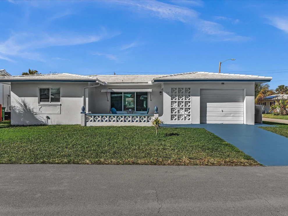 Unit for sale at 5711 NW 84th Avenue, Tamarac, FL 33321