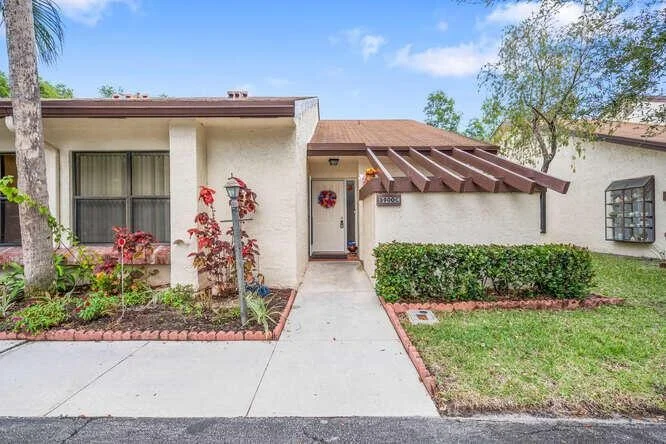 Unit for sale at 3900 Vine Trail, Lake Worth, FL 33467