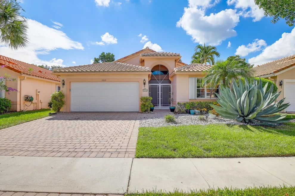 Unit for sale at 5233 Glenville Drive, Boynton Beach, FL 33437