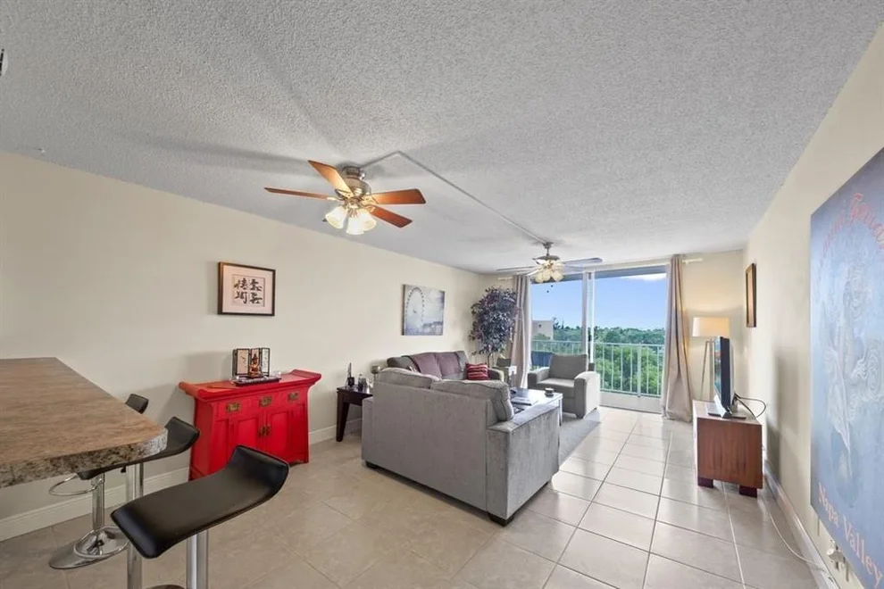 Unit for sale at 470 Executive Center Drive, West Palm Beach, FL 33401