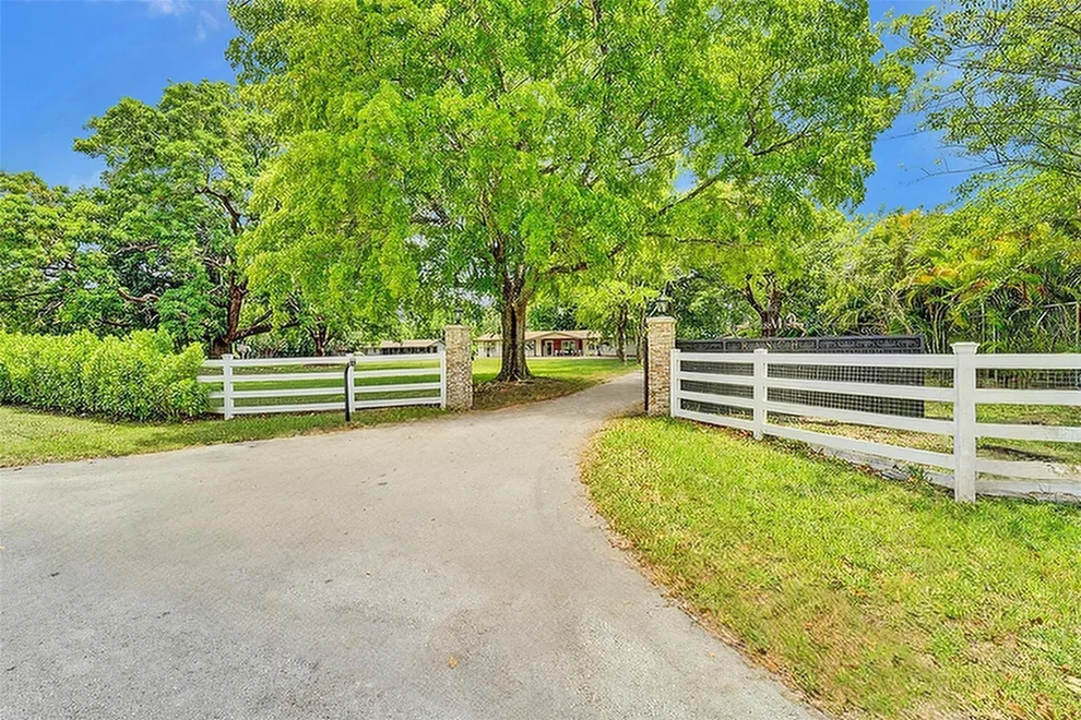 Unit for sale at 17490 SW 58th Street, Southwest Ranches, FL 33331