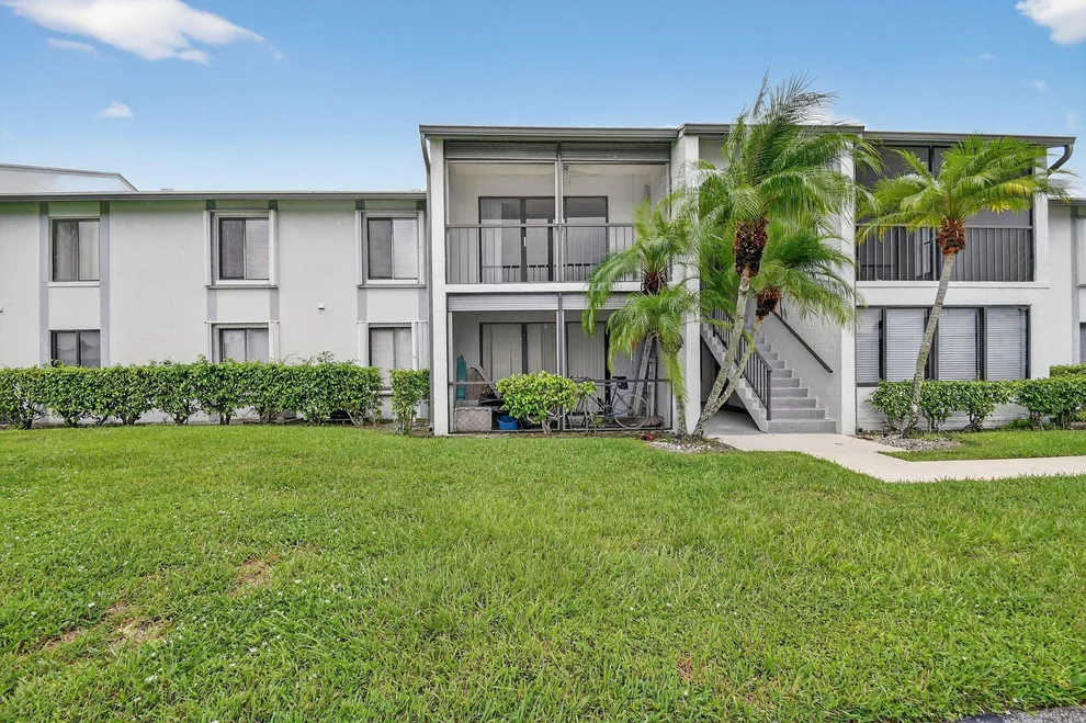 Unit for sale at 1002 Green Pine Boulevard, West Palm Beach, FL 33409