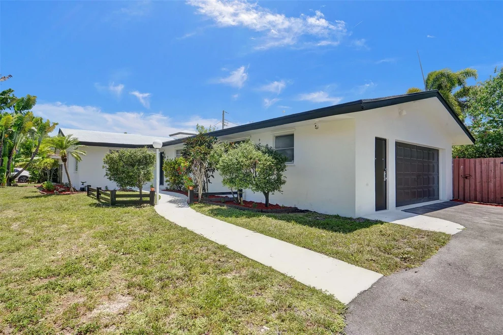 Unit for sale at 4017 NE 18th Avenue, Oakland Park, FL 33334