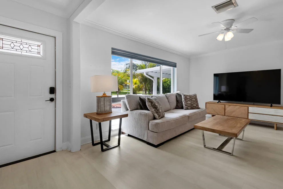 Unit for sale at 5541 NE 19th Avenue, Fort Lauderdale, FL 33308