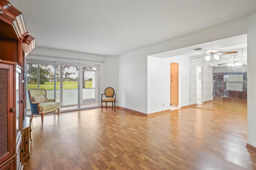 Unit for sale at 3951 Via Poinciana, Lake Worth, FL 33467
