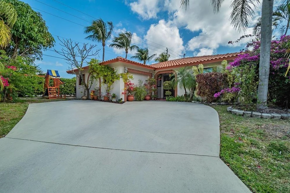 Unit for sale at 1035 Soelca Drive, West Palm Beach, FL 33405