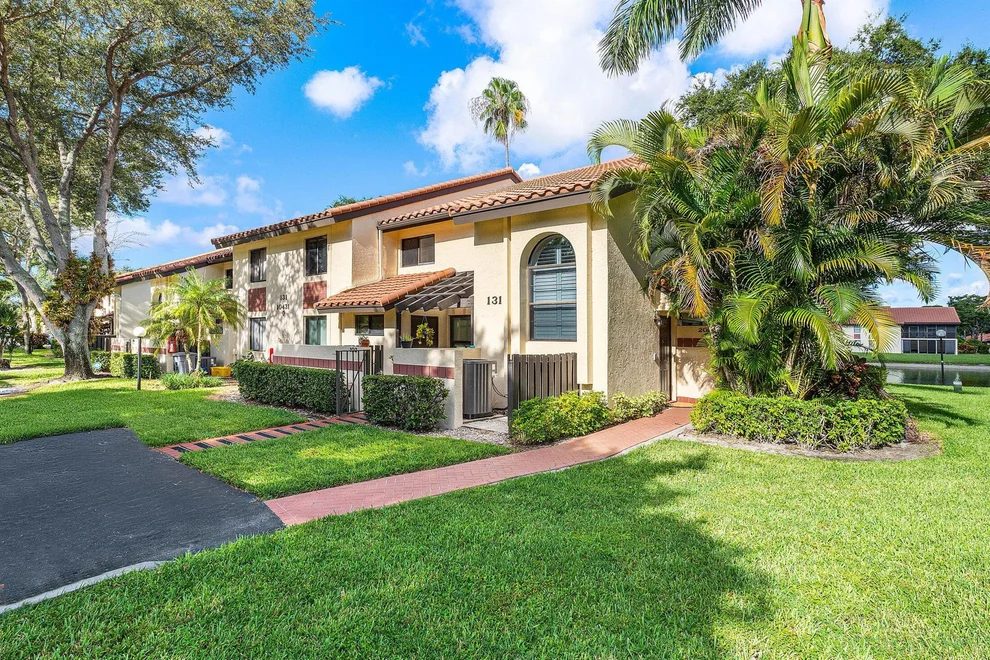 Unit for sale at 10431 S Circle Lake Drive, Boynton Beach, FL 33437