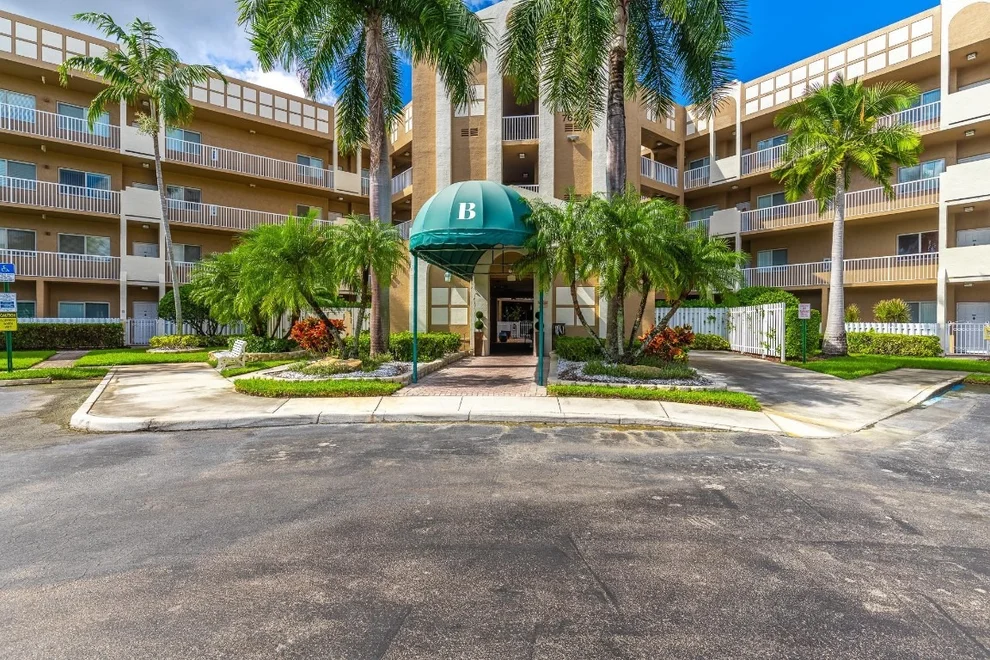 Unit for sale at 7623 Southampton Terrace, Tamarac, FL 33321