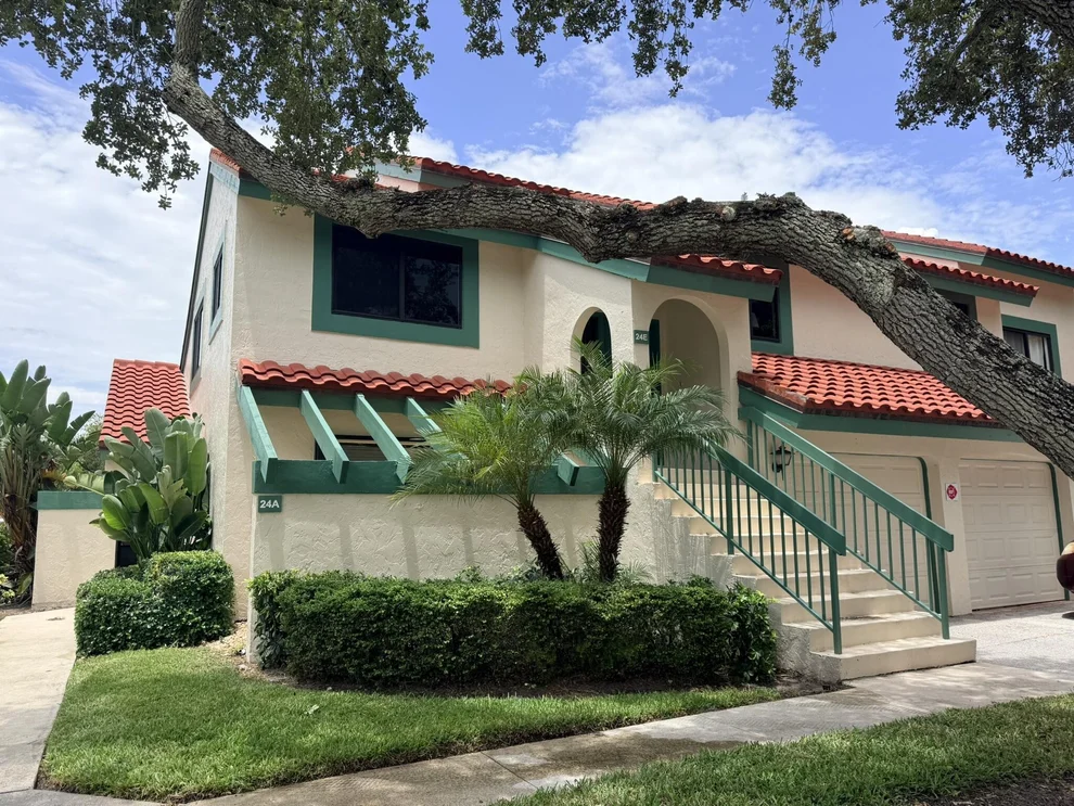 Unit for sale at 24 LEXINGTON Lane W, Palm Beach Gardens, FL 33418