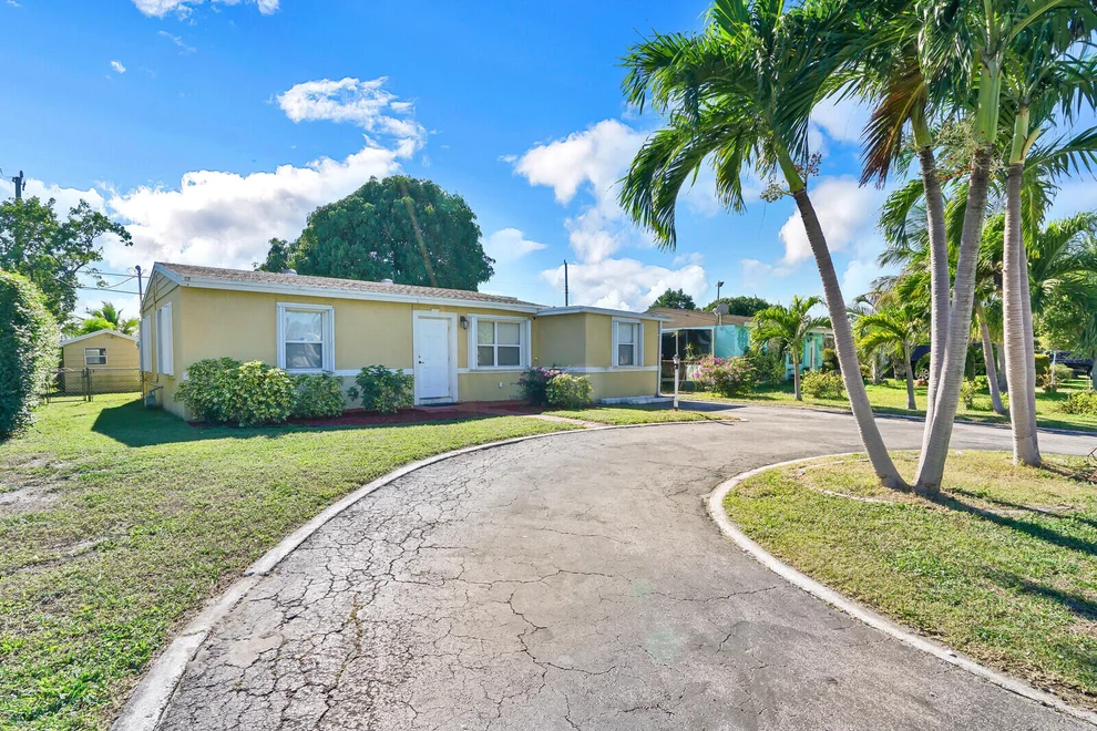 Unit for sale at 3031 Scanlan Avenue, Lake Worth, FL 33461