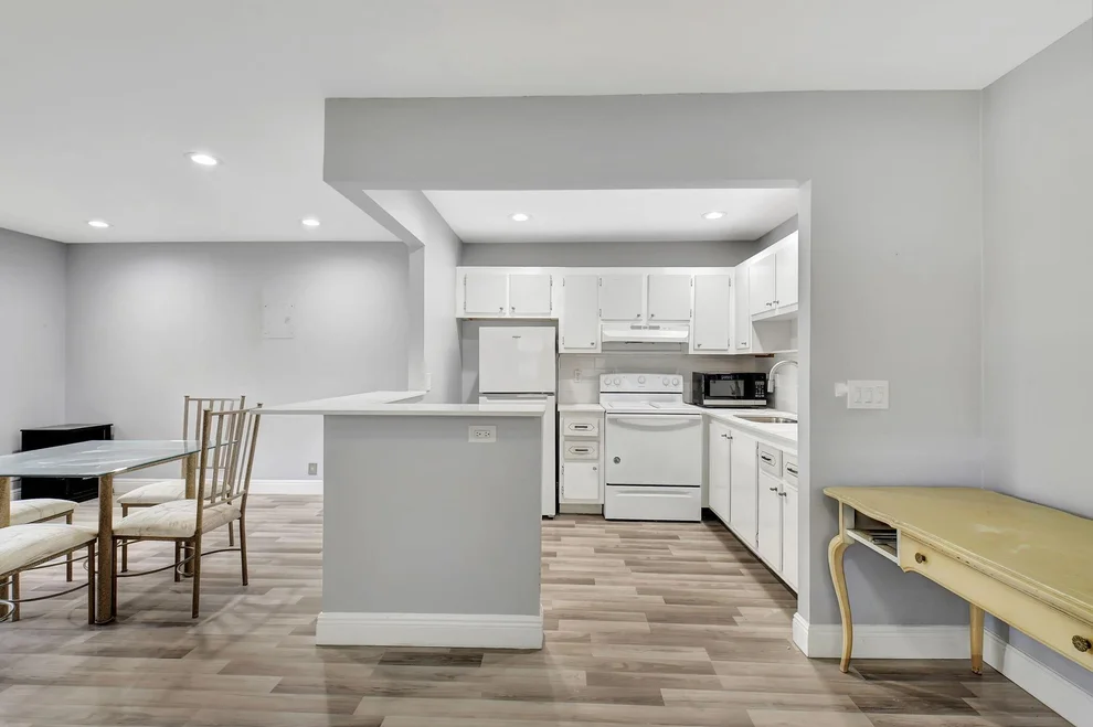 Unit for sale at 30 Seville B, Delray Beach, FL 33446